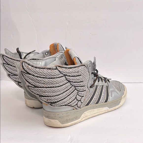 Jeremy Scott Wings x Adidas 
2.0 JS Obyo Metallic Silver
Sneakers - Picture 4 of 16